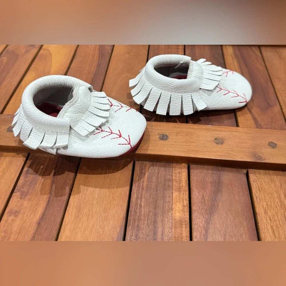 Birdrock Baby White Leather Moccasins with Red Stitching & Fringe Sz. 5.5
